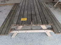 Lot 789 - houten picknick bank - afbeelding 1 van  3