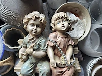 Lot 79 - decoratie materiaal - afbeelding 2 van  3