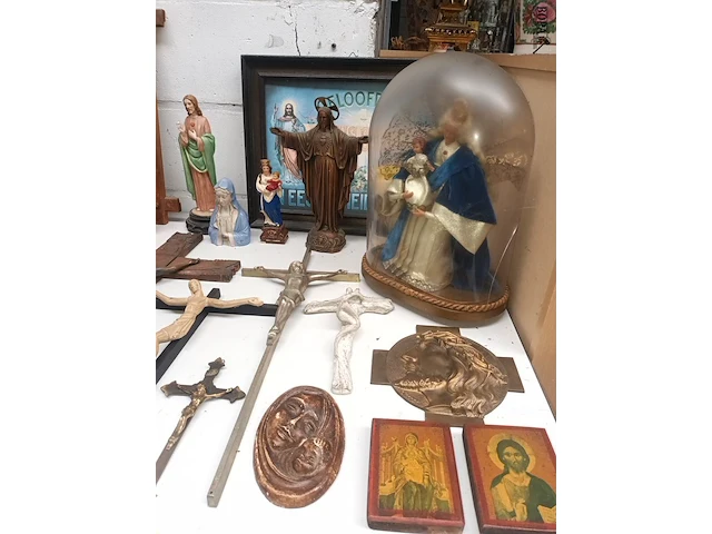 Lot 79 - devotie. 37 stuks - afbeelding 2 van  5
