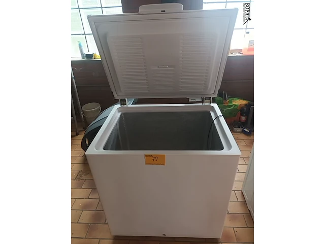 Lot 79 - diepvrieskist whirlpool - afbeelding 1 van  4