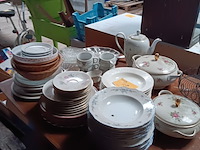 Lot 79 - divers servies - afbeelding 1 van  2