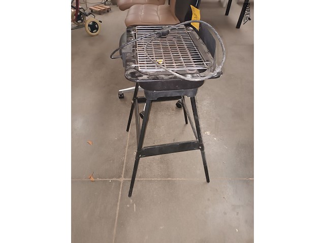 Lot 79 - elektrische bbq - afbeelding 2 van  3