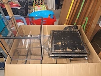 Lot 79 - lot winkel vitrines - afbeelding 4 van  4