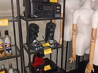 Lot 79 - metalen rek - afbeelding 1 van  2