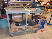 Lot 79 - werktafel op wielen - afbeelding 3 van  3