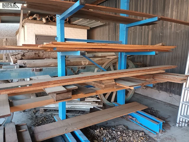 Lot 792 - houten planken - afbeelding 3 van  3