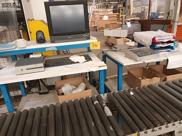 Lot 794 - metalen werkpost tafel. 2 stuks - afbeelding 1 van  4