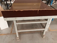 Lot 795 - schuine verpakkingstafel - afbeelding 3 van  4