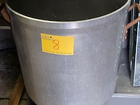 Lot 8 - aluminium pot met aflaatkraan - afbeelding 1 van  2
