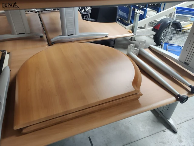 Lot 8 - bureeltafel las met eiland - afbeelding 2 van  4