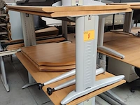 Lot 8 - bureeltafel las met eiland - afbeelding 4 van  4
