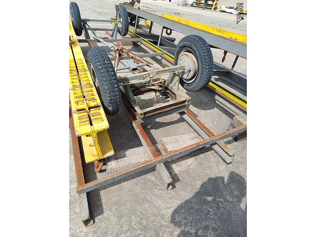 Lot 8 - chassis - afbeelding 3 van  4