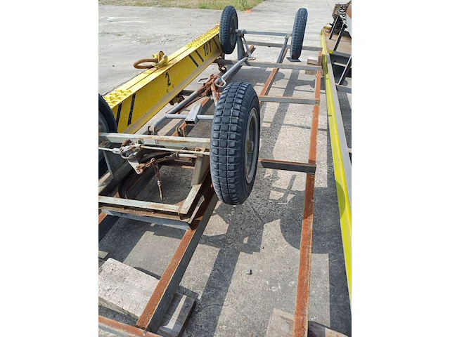 Lot 8 - chassis - afbeelding 4 van  4