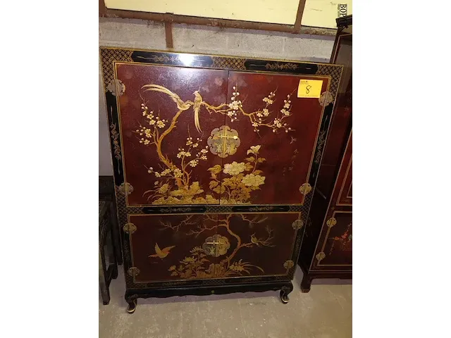 Lot 8 - chinese kast met 4 deuren - afbeelding 1 van  6