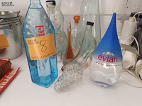 Lot 8 - decoratieve verzamel flessen. 9 stuks - afbeelding 5 van  5