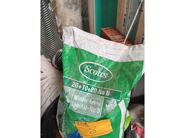 Lot 8 - diverse strooimaterialen voor tuin - afbeelding 4 van  4