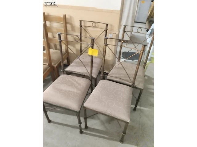 Lot 8 - eetkamer stoelen. 4 stuks - afbeelding 1 van  2