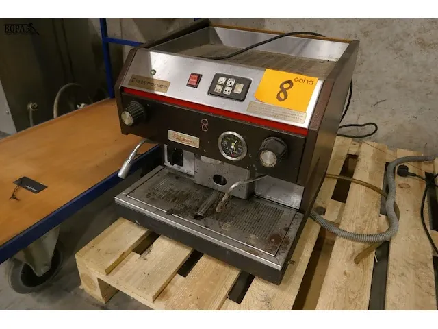 Lot 8 - espressomachine astoria - afbeelding 1 van  5