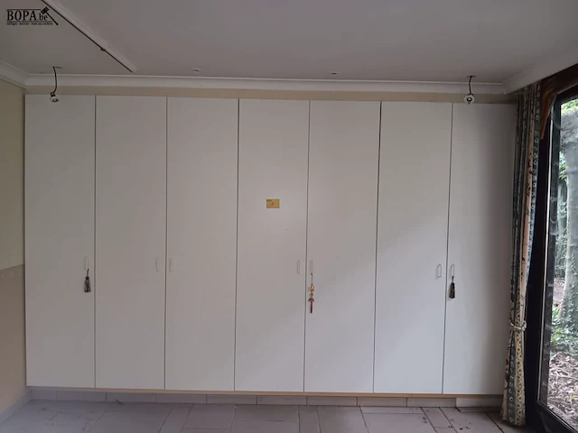 Lot 8 - inbouw kledingkasten - afbeelding 1 van  4