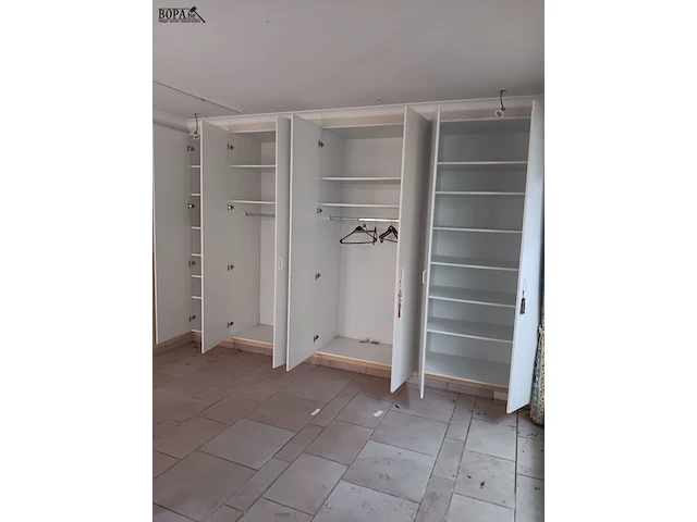 Lot 8 - inbouw kledingkasten - afbeelding 2 van  4