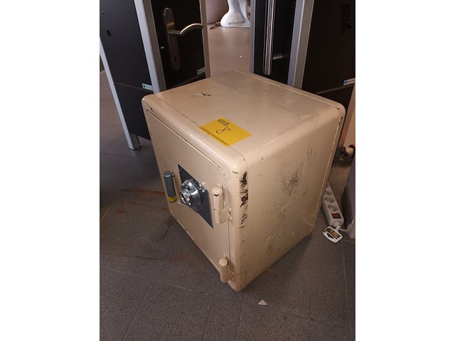 Lot 8 - kluis met code - afbeelding 2 van  4