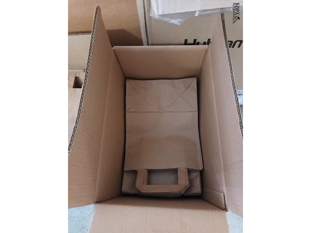 Lot 8 - koffiebekers en papieren zakken - afbeelding 5 van  5