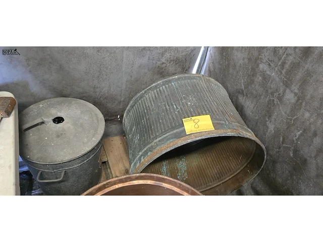 Lot 8 - koperen kuip en steriliseerpot - afbeelding 1 van  3