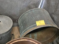Lot 8 - koperen kuip en steriliseerpot - afbeelding 1 van  3