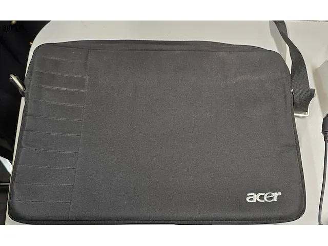 Lot 8 - laptop acer met lader en laptopsleeve - afbeelding 2 van  9