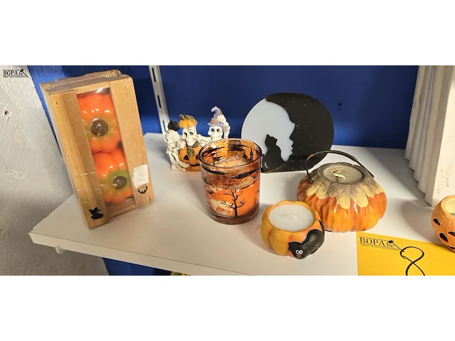 Lot 8 - lot diverse halloween kaarsen en kaarsenhouders - afbeelding 2 van  4