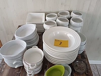 Lot 8 - lot porselein - afbeelding 1 van  5