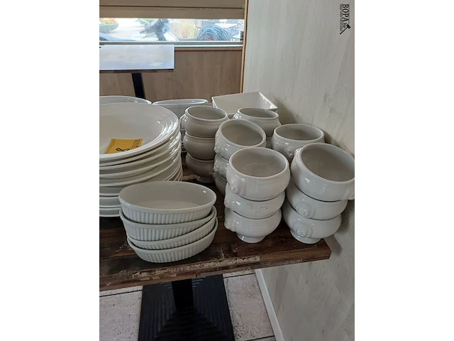 Lot 8 - lot porselein - afbeelding 4 van  5