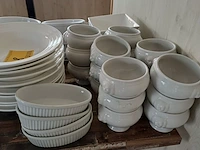 Lot 8 - lot porselein - afbeelding 4 van  5