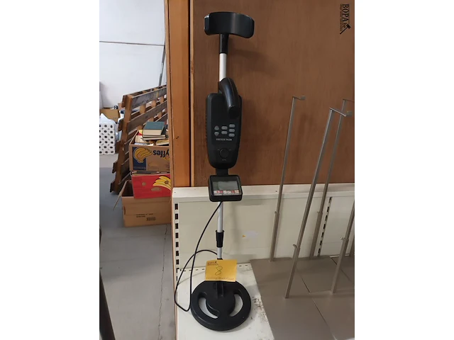 Lot 8 - metaaldetector - afbeelding 1 van  4