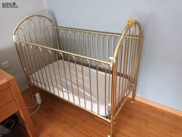 Lot 8 - metalen kinderbed - afbeelding 2 van  5