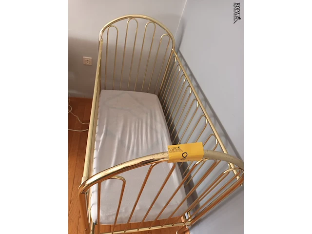 Lot 8 - metalen kinderbed - afbeelding 5 van  5