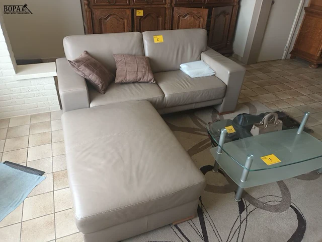 Lot 8 - sofa met poef - afbeelding 2 van  4