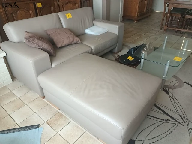 Lot 8 - sofa met poef - afbeelding 3 van  4