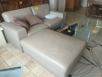 Lot 8 - sofa met poef - afbeelding 3 van  4
