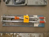 Lot 8 - tegelsnijder - afbeelding 1 van  3