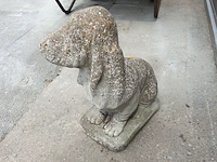 Lot 8 - vintage beeld beton hond - afbeelding 3 van  4