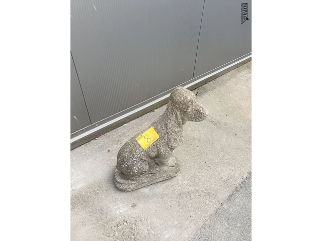 Lot 8 - vintage beeld beton hond - afbeelding 4 van  4
