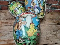 Lot 8 - vintage decoratieve kartonnen paaseieren