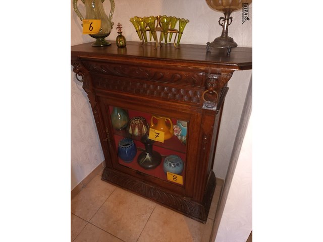 Lot 8 - vitrine kastje - afbeelding 1 van  4