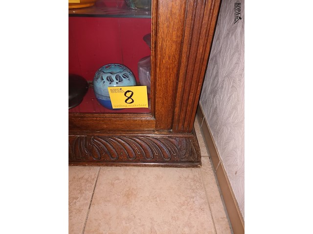 Lot 8 - vitrine kastje - afbeelding 4 van  4