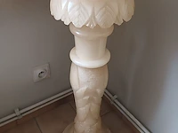 Lot 8 - zuil en lamp in albast - afbeelding 3 van  4