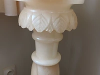 Lot 8 - zuil en lamp in albast - afbeelding 4 van  4
