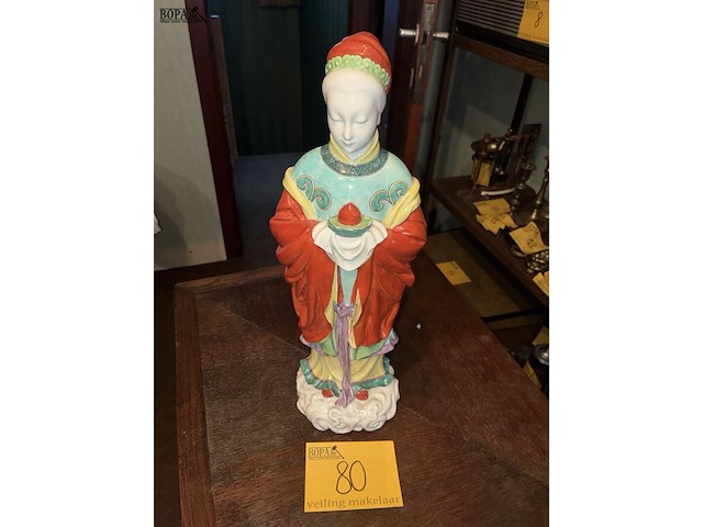 Lot 80 - beeld chinees, jonge boedha - afbeelding 1 van  5