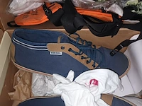 Lot 80 - heuptasjes en een paar schoenen - afbeelding 2 van  3