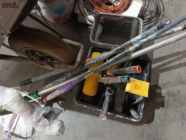 Lot 80 - lot schildersmateriaal - afbeelding 1 van  5